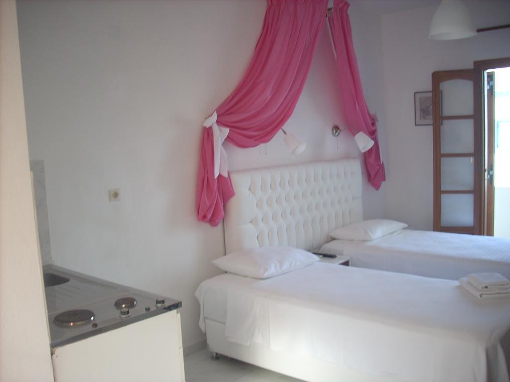 Azolimnos Bay Aparthotel ภายนอก รูปภาพ