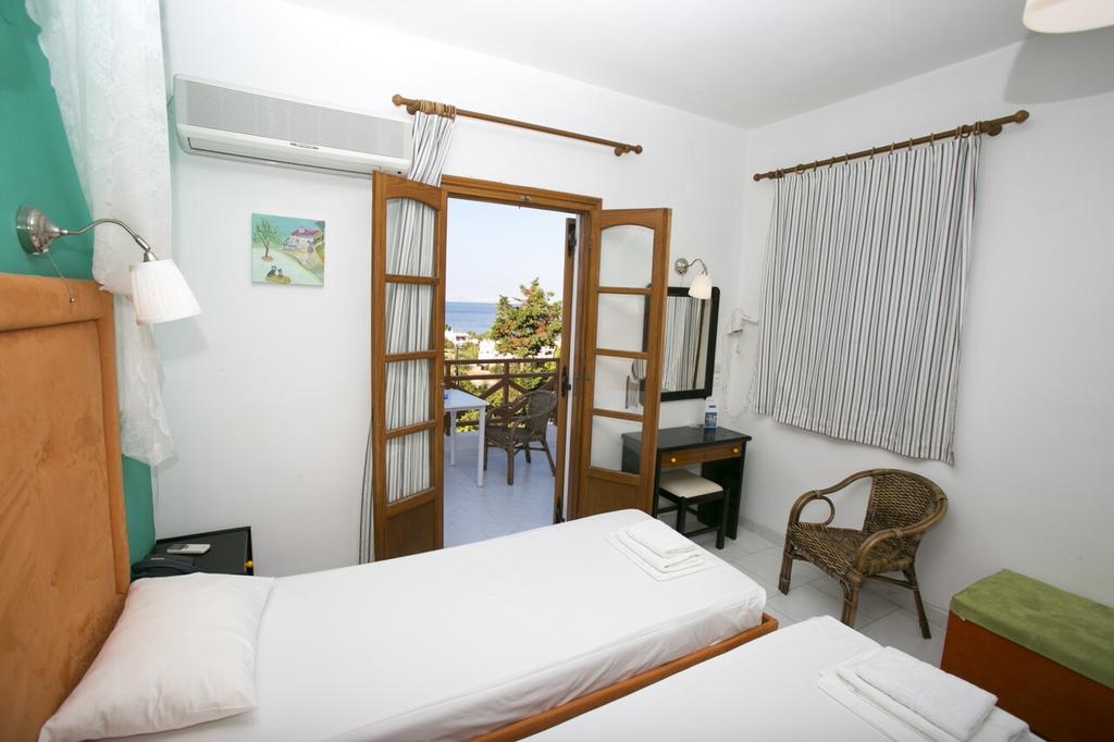 Azolimnos Bay Aparthotel ภายนอก รูปภาพ