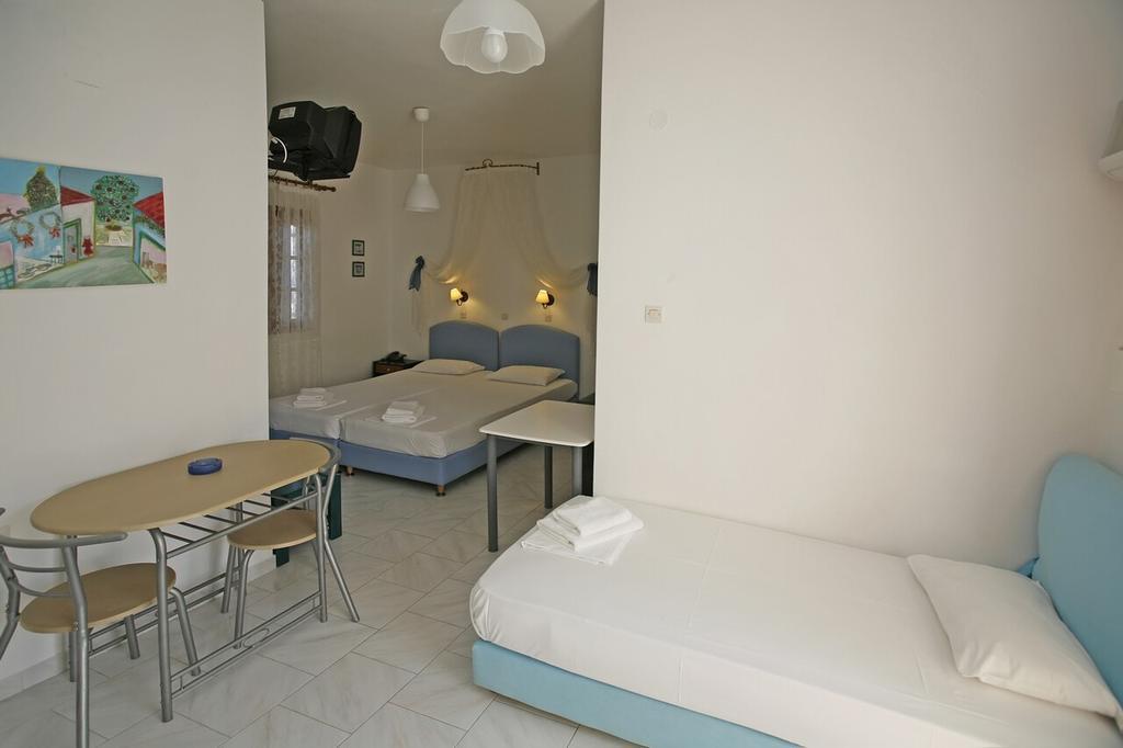 Azolimnos Bay Aparthotel ภายนอก รูปภาพ